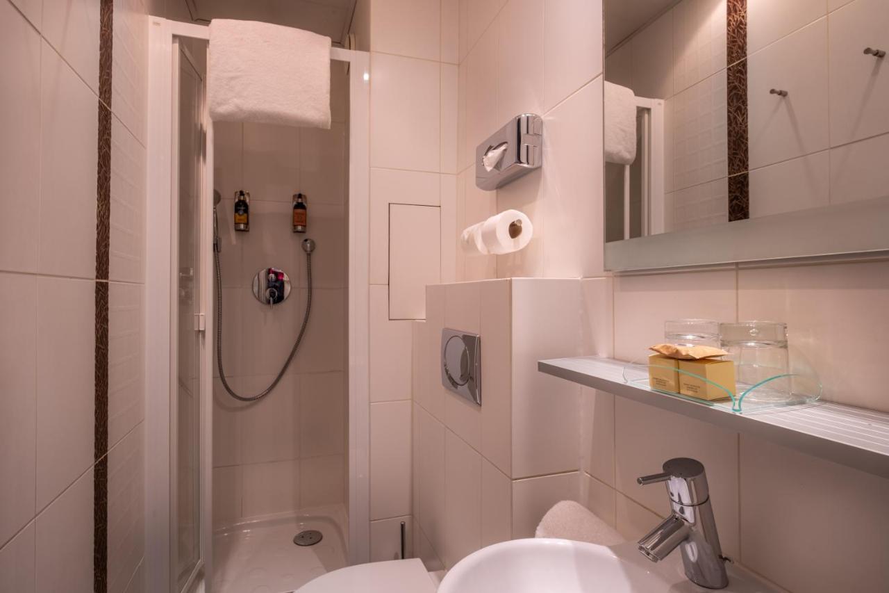 Hotel Casimir Paris Bagian luar foto